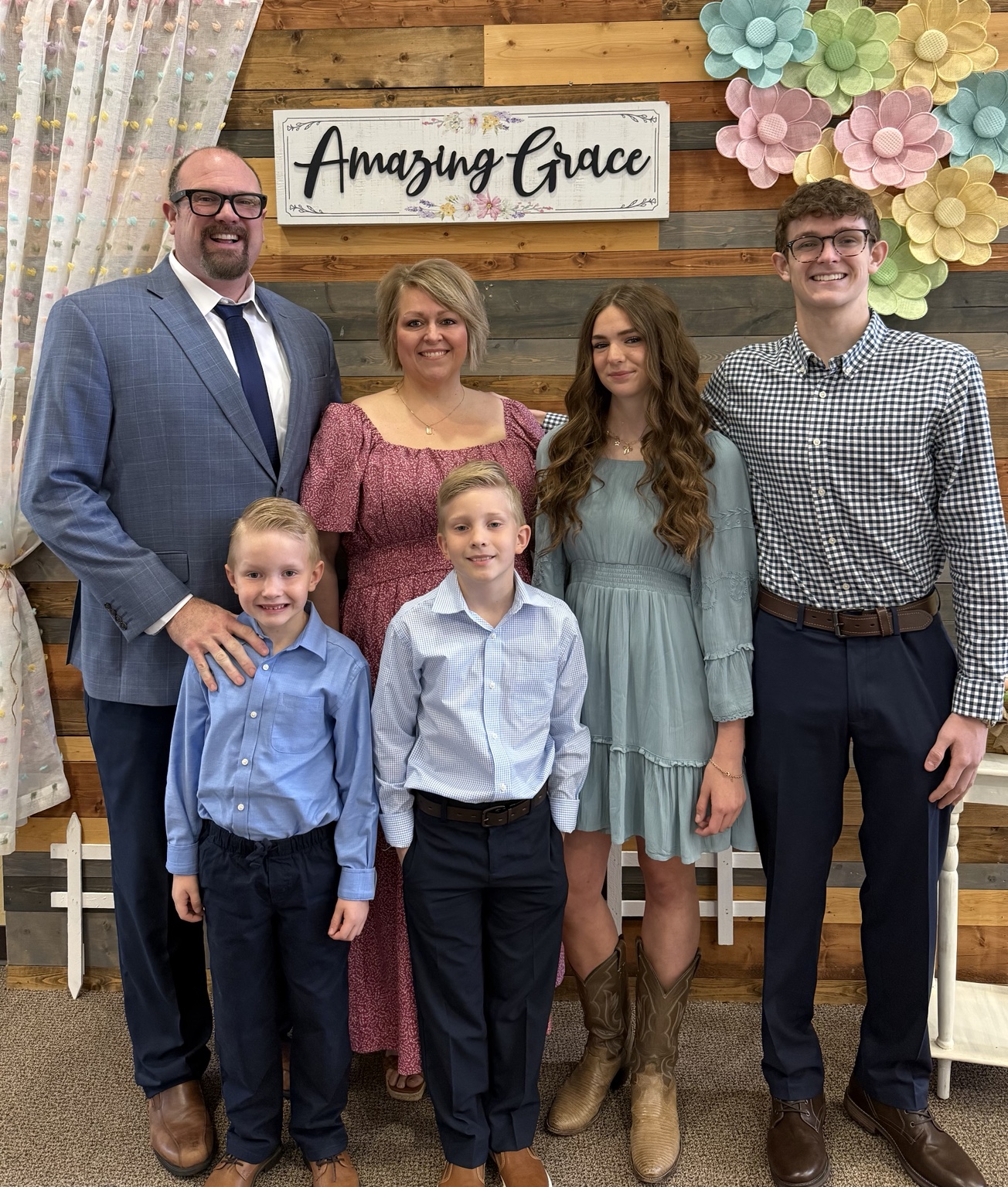 Ryan Rushing with his wife Tori and their four children